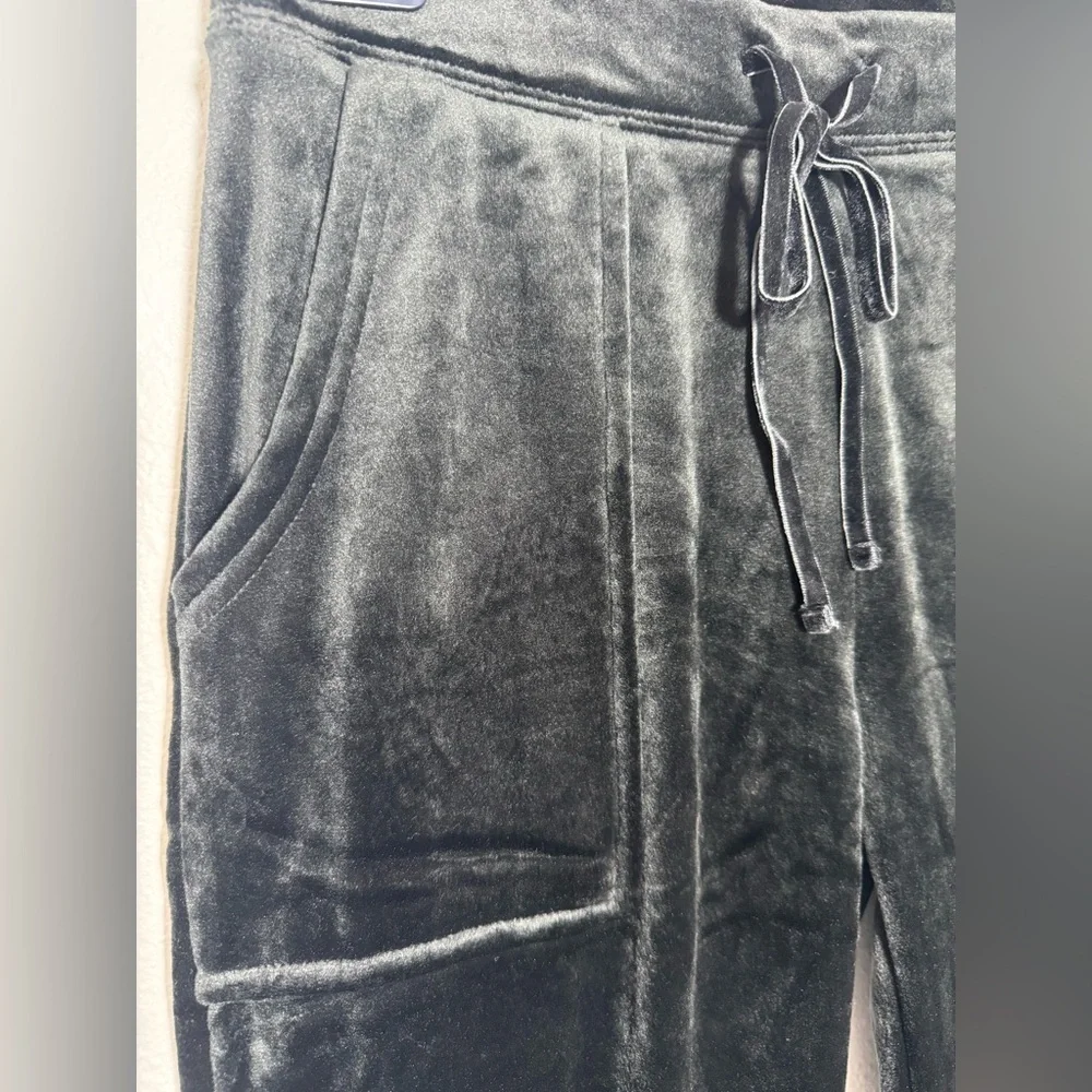 House of Harlow Velour 1960 Nicole Joggers in Black - drawstring - cuffed - NWT